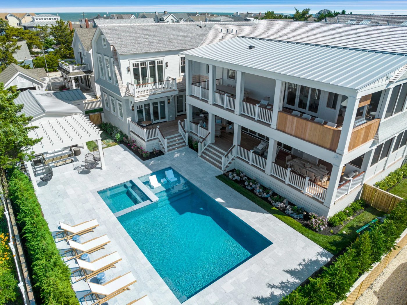 Pool houses & outbuildings